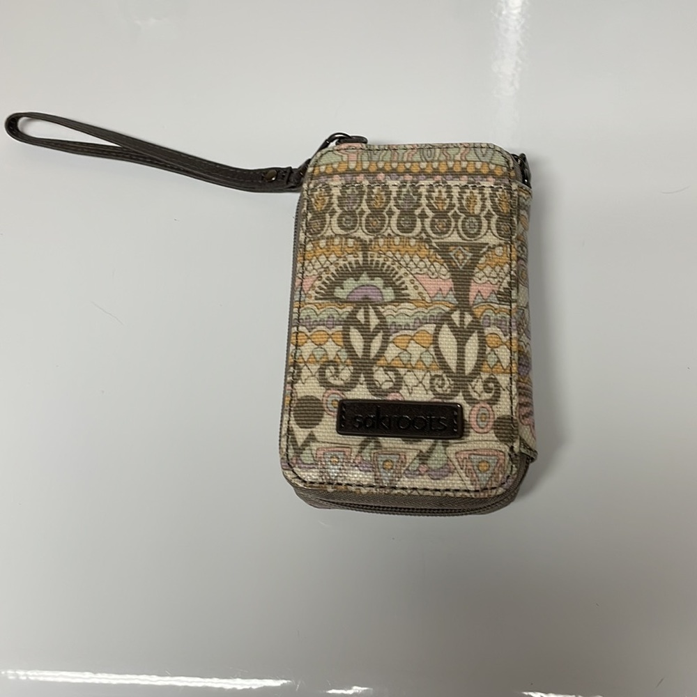 Patterned Wristlet - Picture 2 of 4